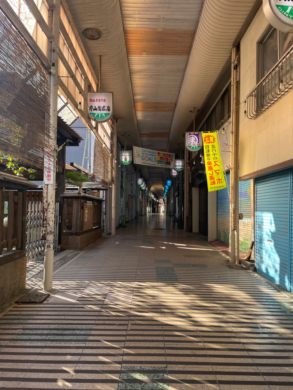 シャッター街化したアーケード街