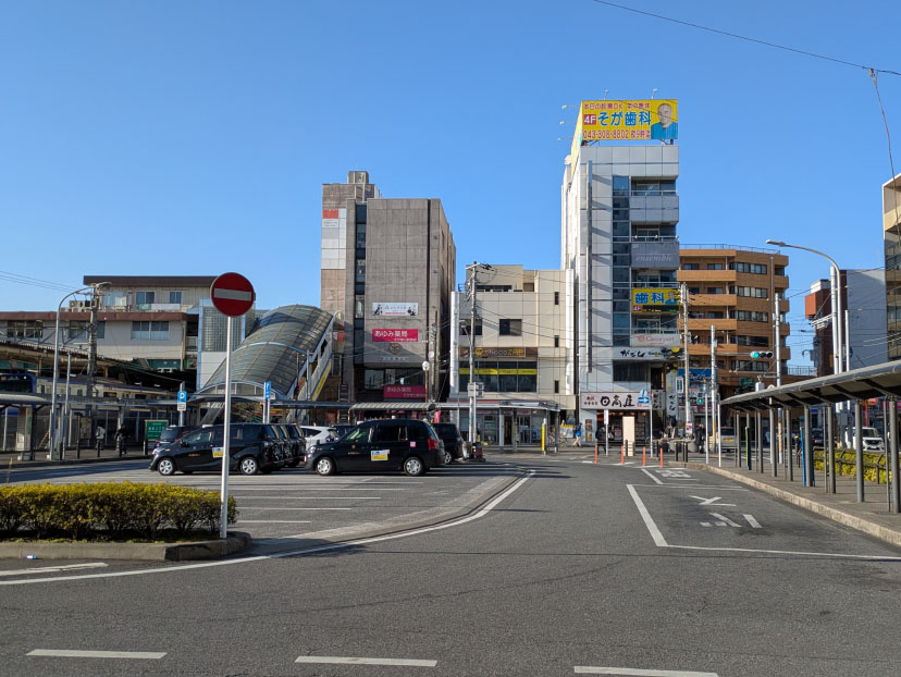 蘇我駅東口のロータリーです